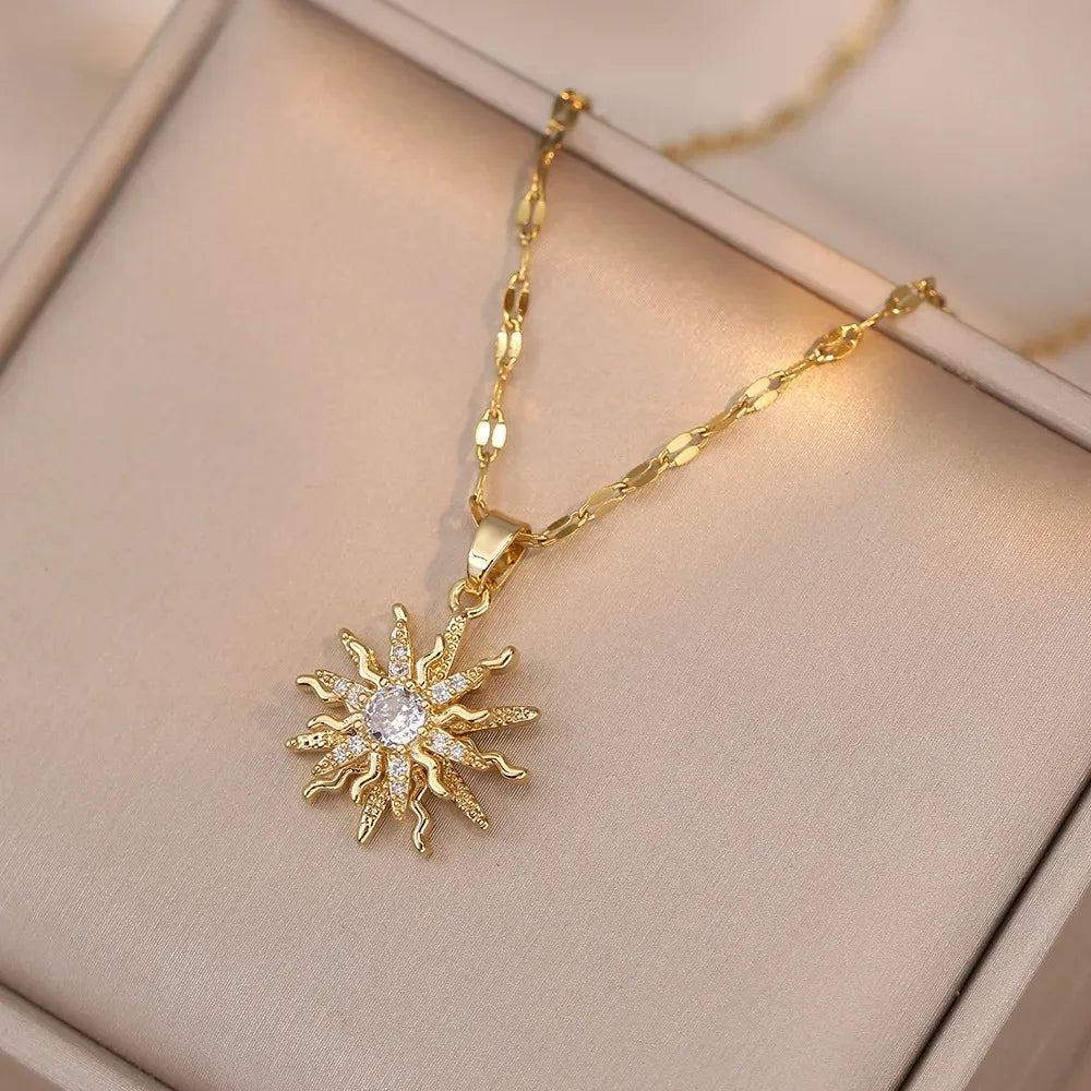 Collier Fleur Rotative Doré en Acier Inoxydable – Zircon Blanc